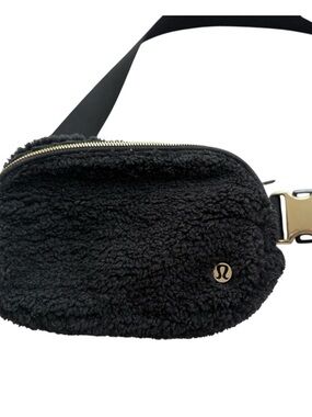 lululemon athletica Black Sherpa Crossbody Belt Bag